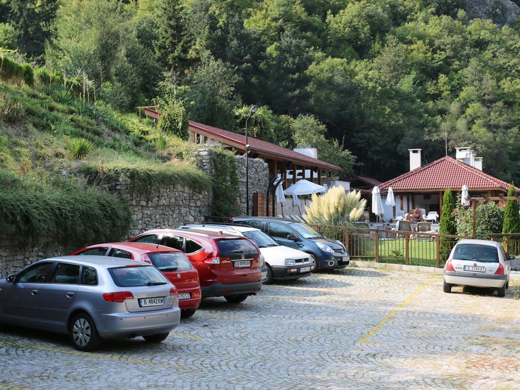 Aqua Varvara Hotel Vetren Dol Exterior photo