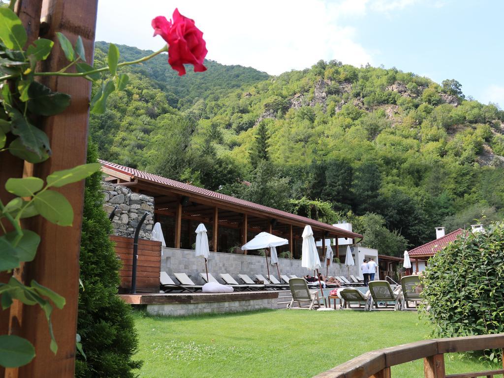 Aqua Varvara Hotel Vetren Dol Exterior photo