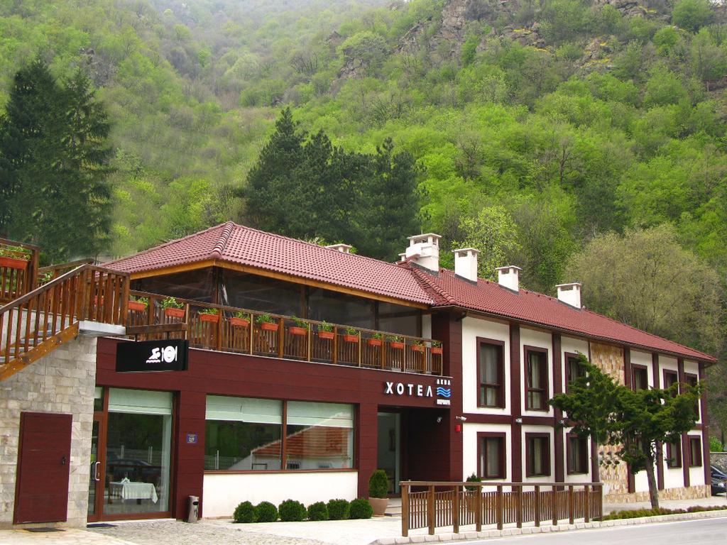 Aqua Varvara Hotel Vetren Dol Exterior photo